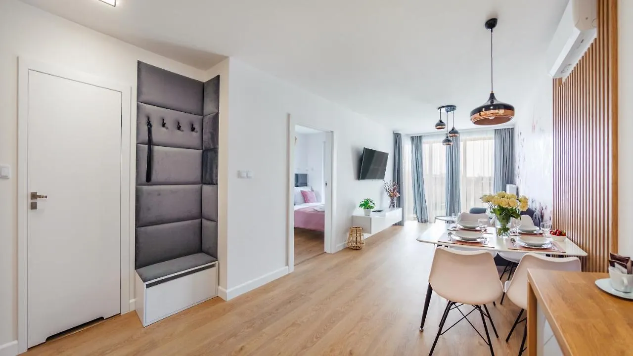 Apartament Flowers Z Parkingiem Perlowa Przystan - Holiday City Kolobrzeg Poland